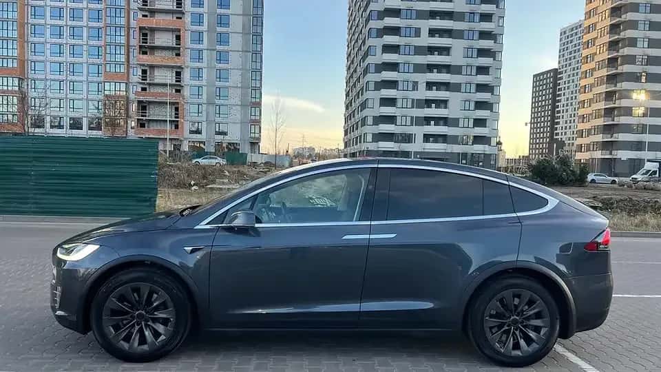 Tesla Model X 90D 2018