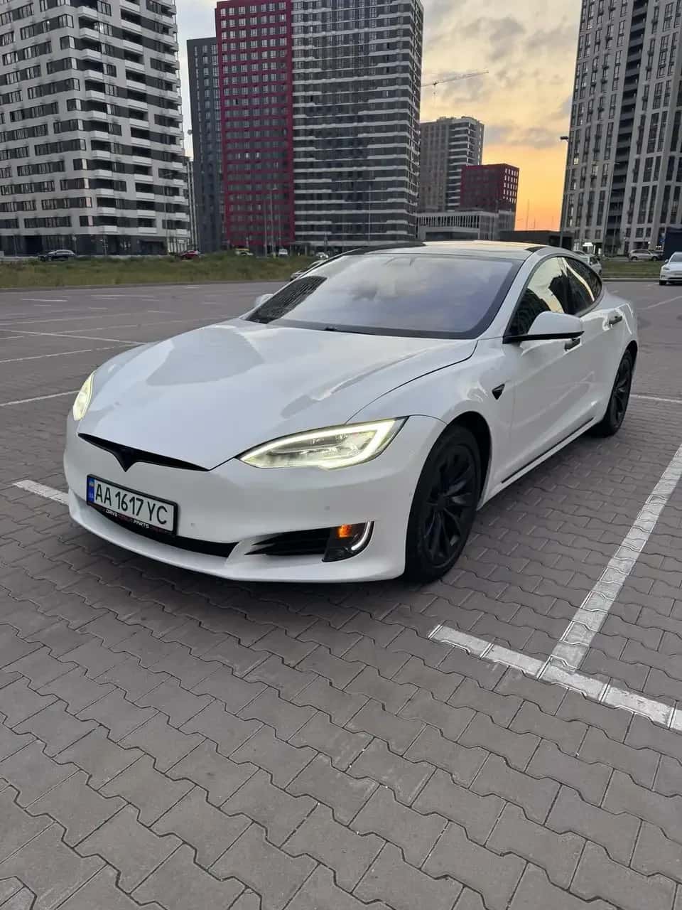 Tesla Model S 90D 2018